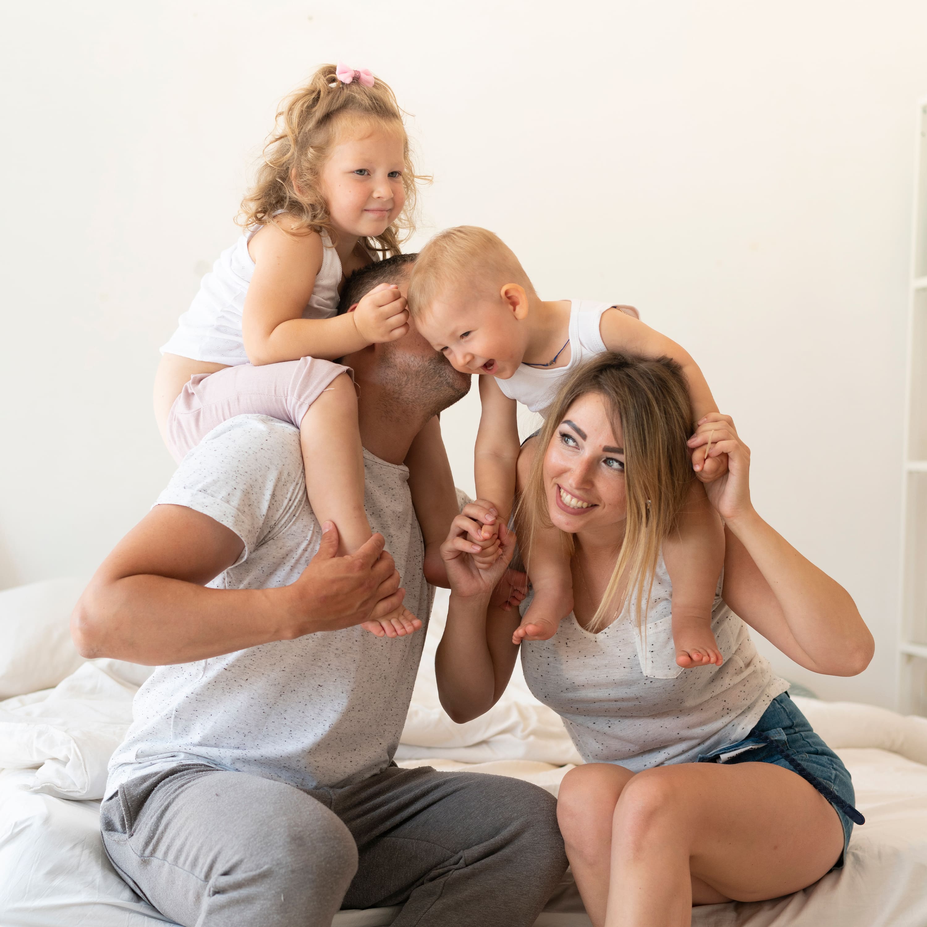 <p><span style="color:#ffffff"><span style="font-size:64px"><strong>ИПОТЕКА 3,5%<br />
БЕЗ УДОРОЖАНИЯ</strong></span></span></p>